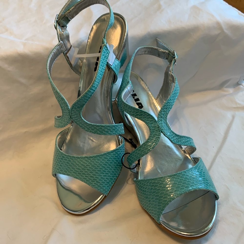 Sea foam snakeskin wedge sandals - NEW